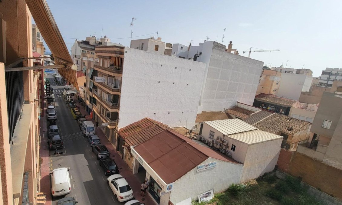 Resale - Apartment -
Torrevieja - Centro