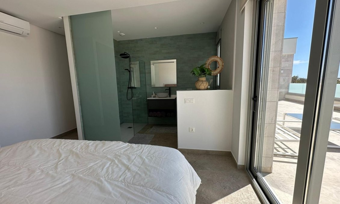 Resale - Villa -
Benijofar - Costa Blanca