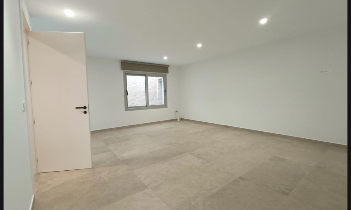 Resale - Villa -
Benijofar - Costa Blanca