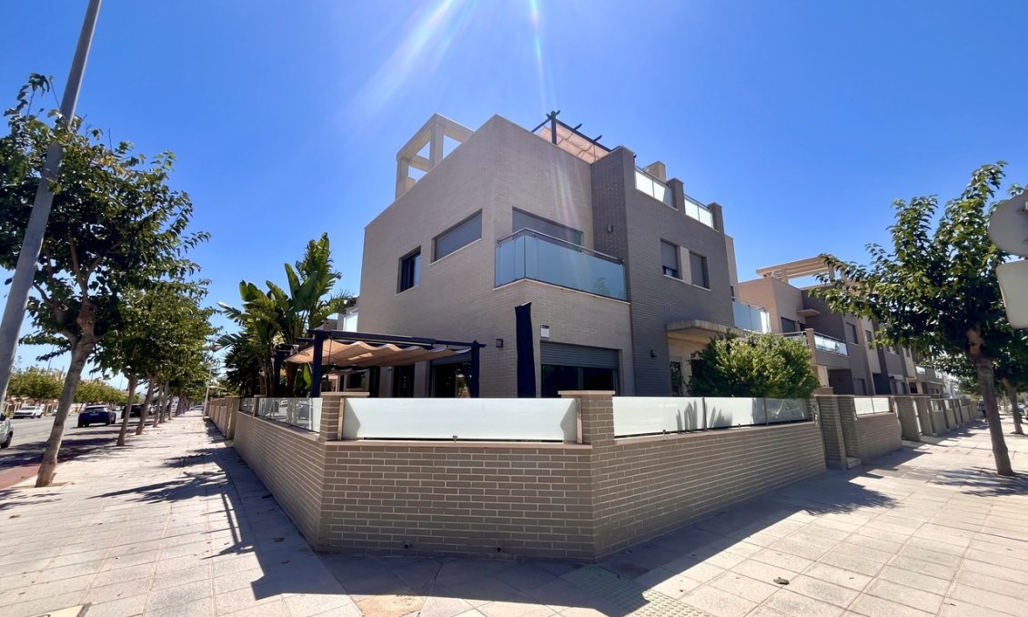 Resale - Villa -
Torre de la Horadada - Costa Blanca
