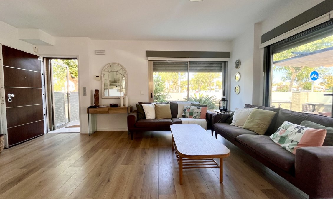 Resale - Villa -
Torre de la Horadada - Costa Blanca