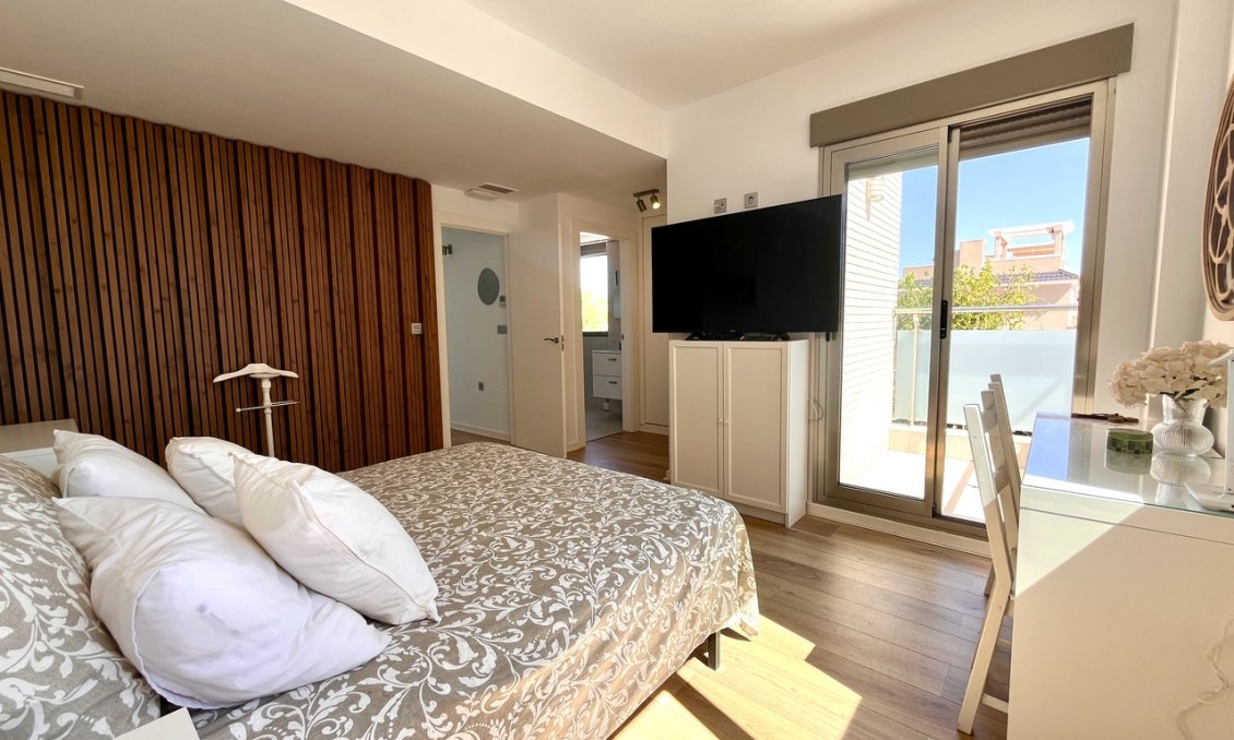 Resale - Villa -
Torre de la Horadada - Costa Blanca