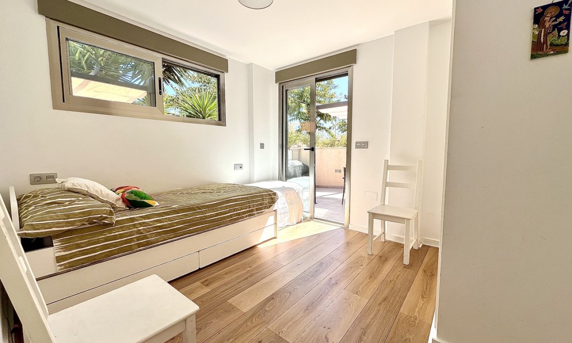 Resale - Villa -
Torre de la Horadada - Costa Blanca