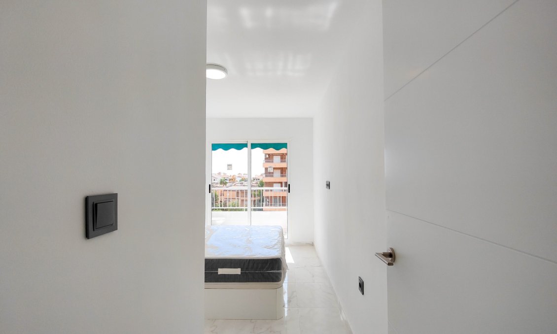 Resale - Apartment -
Torrevieja - Costa Blanca