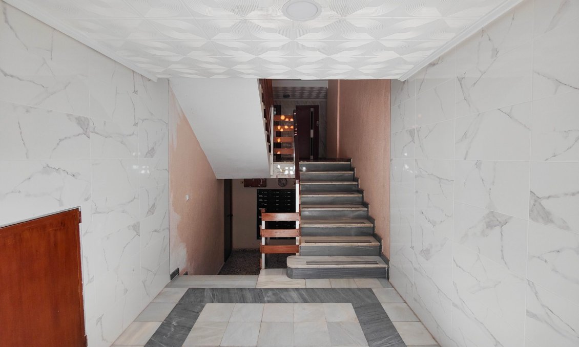 Resale - Apartment -
Torrevieja - Costa Blanca