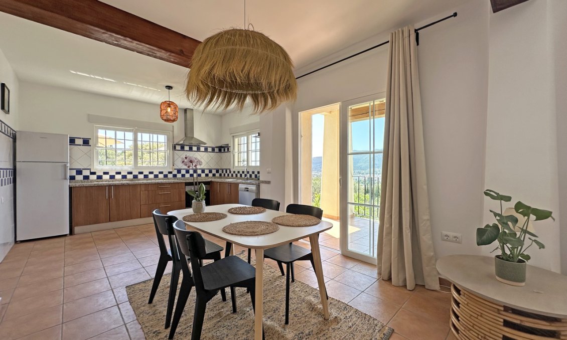 Resale - Villa -
Jalón - Inland