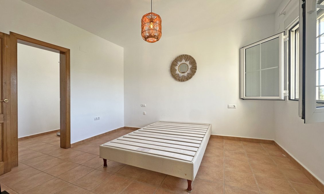 Resale - Villa -
Jalón - Inland