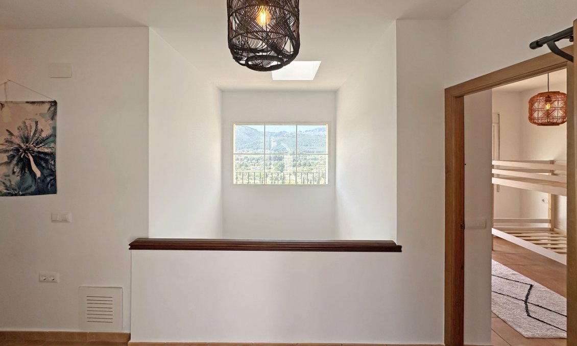 Resale - Villa -
Jalón - Inland