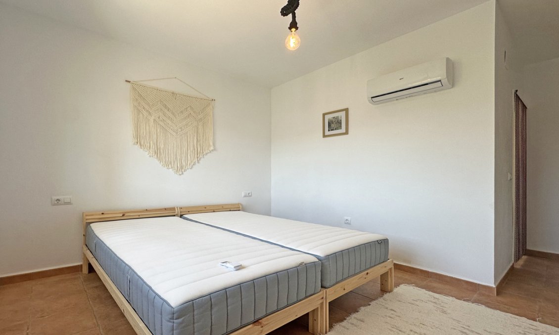 Resale - Villa -
Jalón - Inland