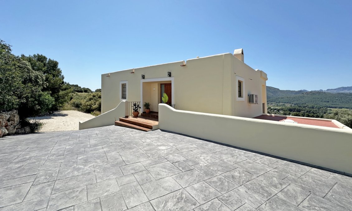 Resale - Villa -
Jalón - Inland
