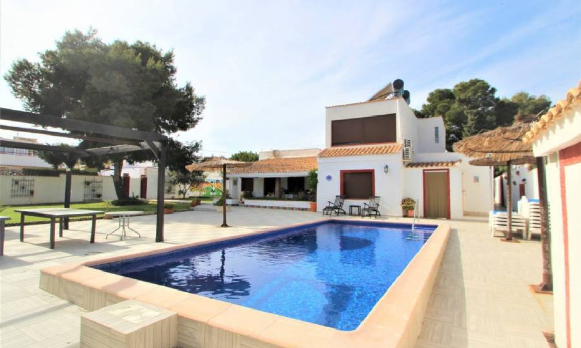 Resale - Villa -
Orihuela Costa - Costa Blanca