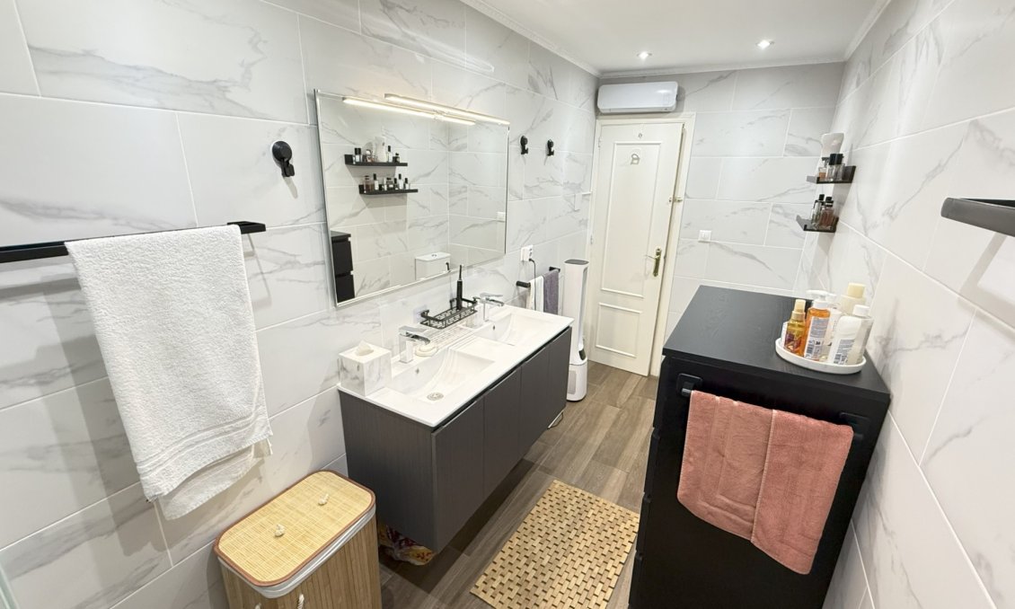 Wiederverkauf - Villa -
Orihuela Costa - Costa Blanca