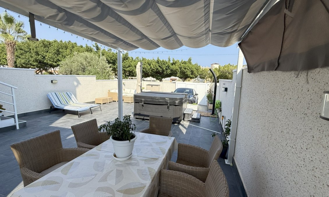 Wiederverkauf - Villa -
Orihuela Costa - Costa Blanca