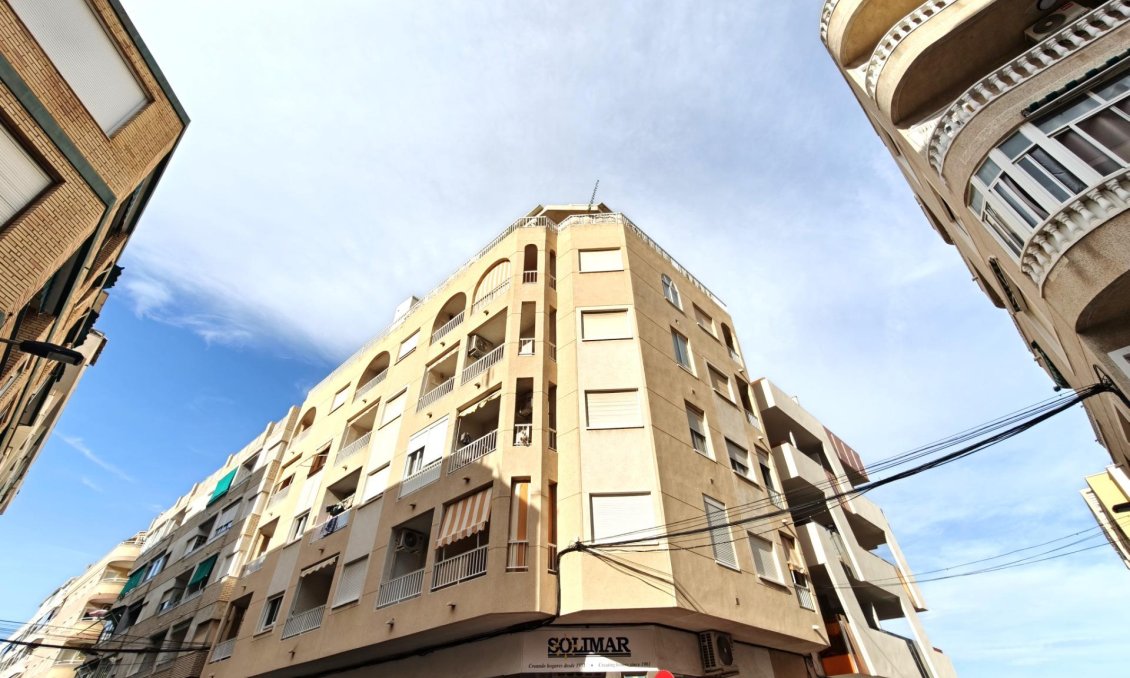 Resale - Apartment -
Torrevieja - Playa del Cura