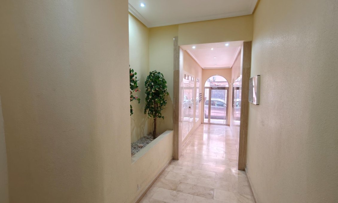 Resale - Apartment -
Torrevieja - Playa del Cura