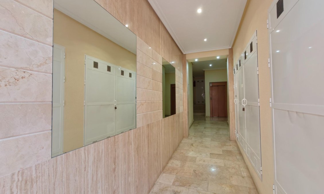 Resale - Apartment -
Torrevieja - Playa del Cura