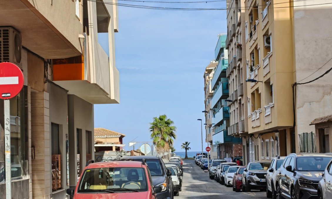 Resale - Apartment -
Torrevieja - Playa del Cura