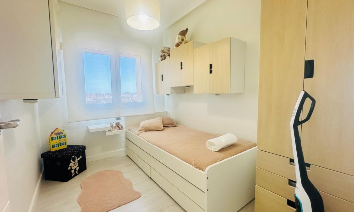 Resale - Apartment -
Torrevieja - Nueva Torrevieja