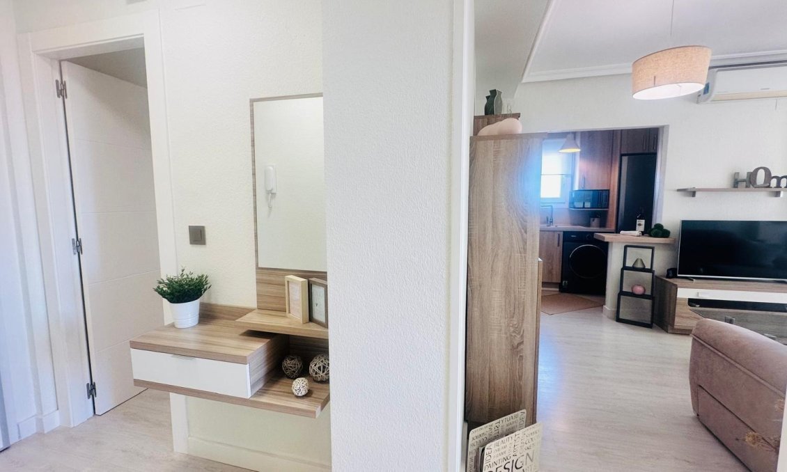 Resale - Apartment -
Torrevieja - Nueva Torrevieja