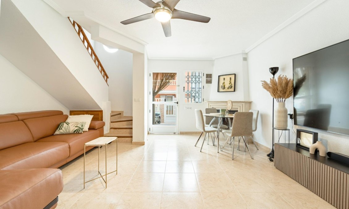 Resale - Duplex -
Torrevieja - Playa De Los Naufragos