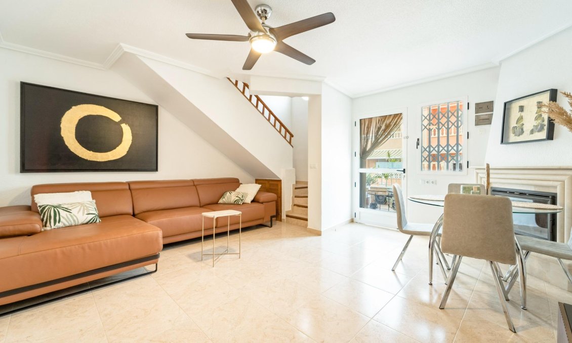 Resale - Duplex -
Torrevieja - Playa De Los Naufragos