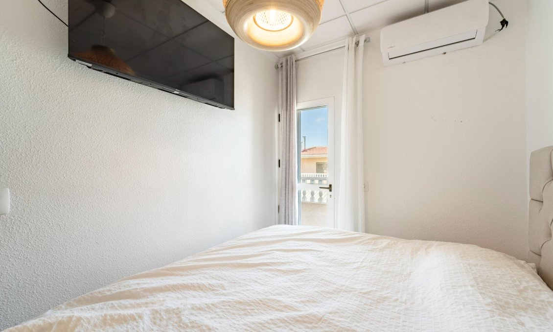 Resale - Duplex -
Torrevieja - Playa De Los Naufragos