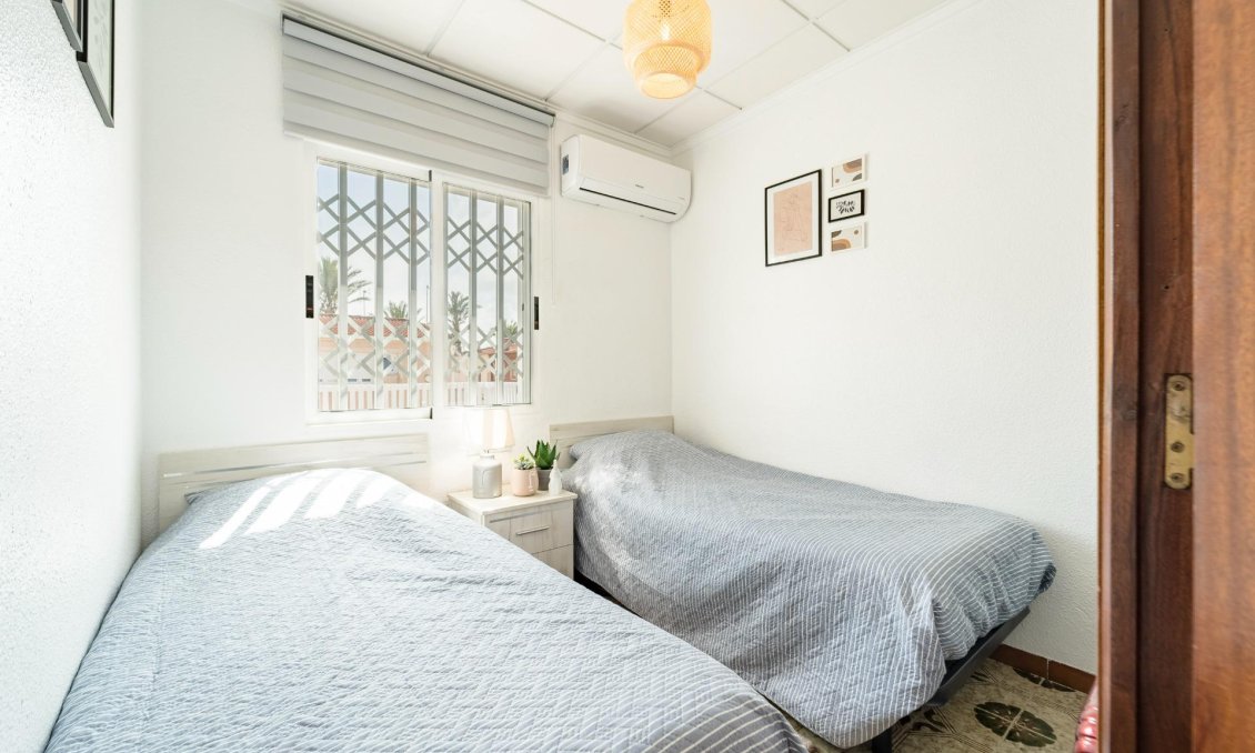 Resale - Duplex -
Torrevieja - Playa De Los Naufragos