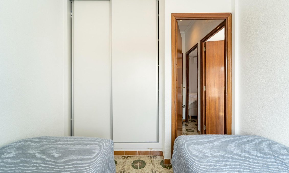 Resale - Duplex -
Torrevieja - Playa De Los Naufragos