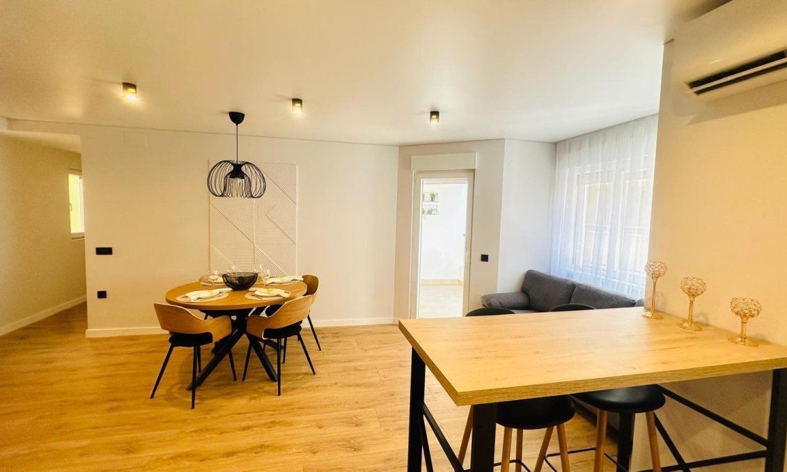 Wiederverkauf - Wohnung -
Torrevieja - Playa del Cura