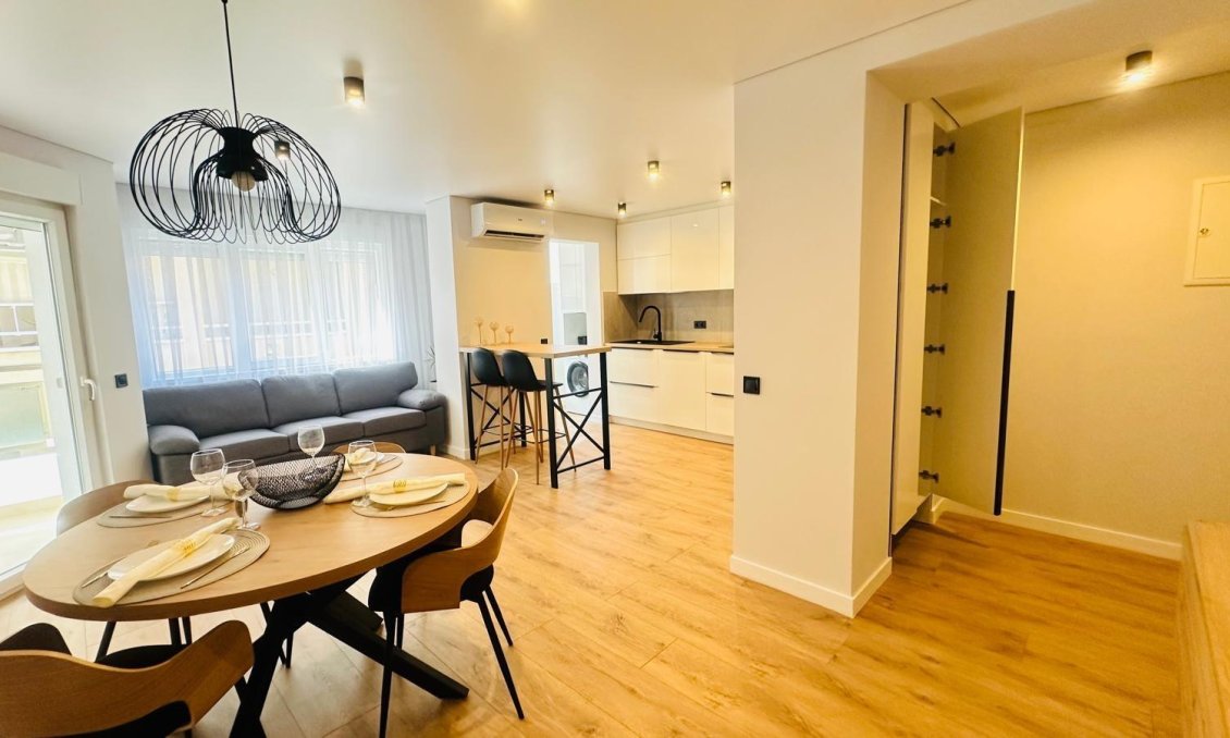 Wiederverkauf - Wohnung -
Torrevieja - Playa del Cura