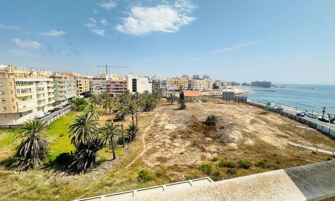 Resale - Penthouse -
Torrevieja - Playa del Cura