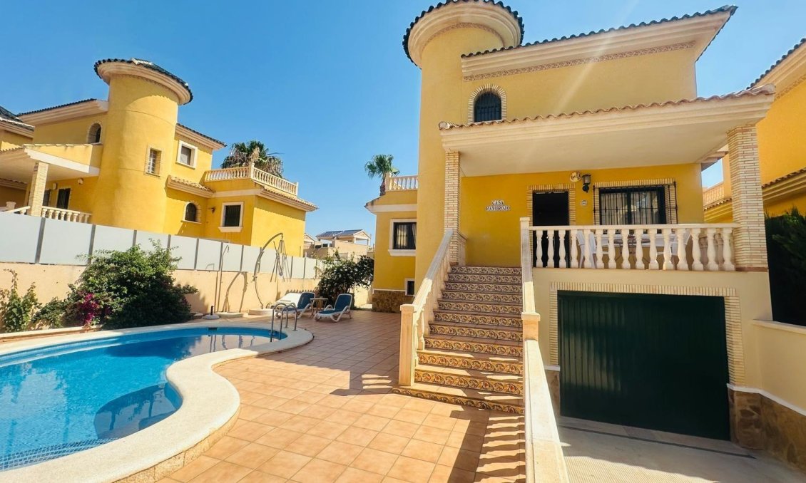 Resale - Villa -
Orihuela Costa - PAU 8