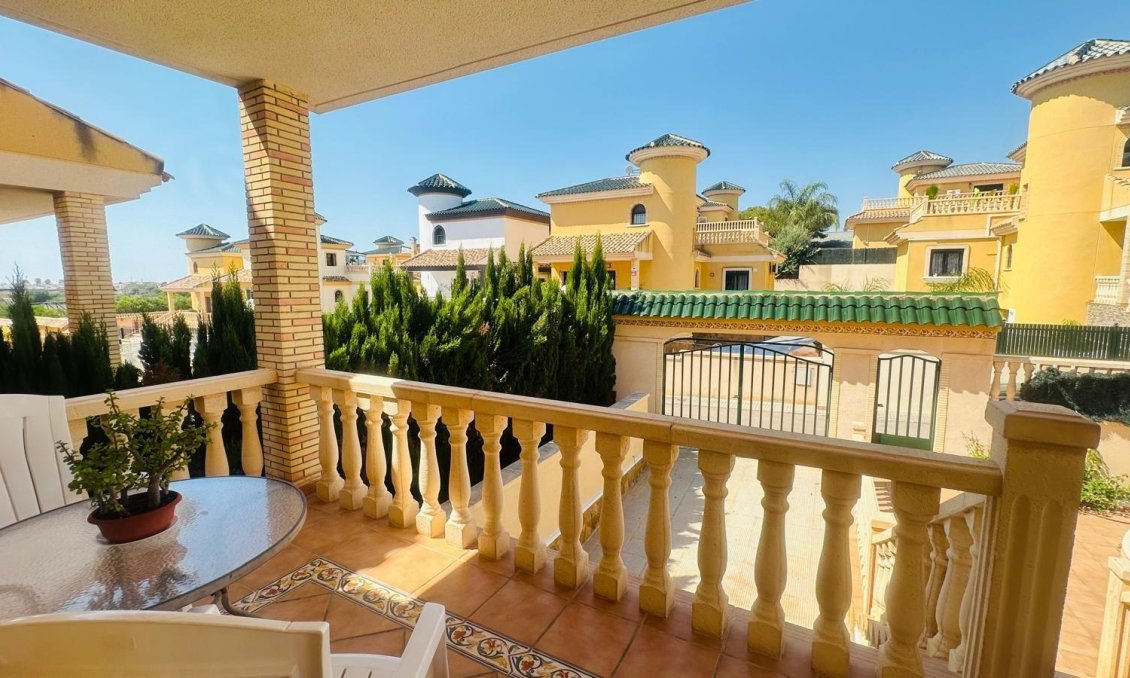 Resale - Villa -
Orihuela Costa - PAU 8