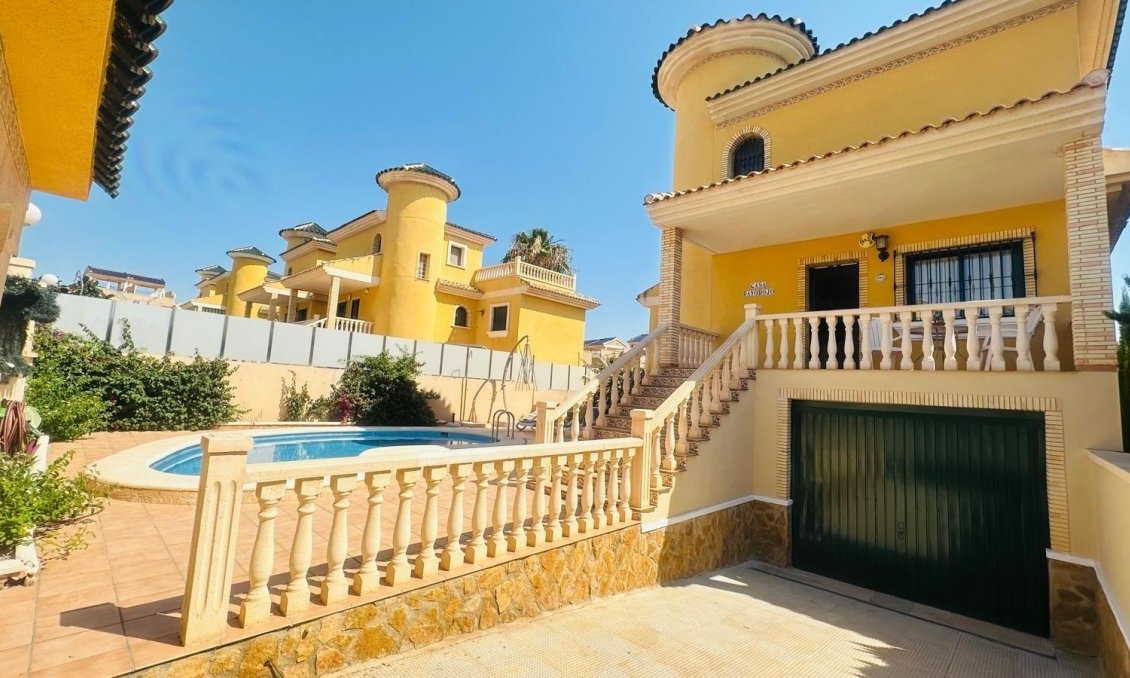 Resale - Villa -
Orihuela Costa - PAU 8