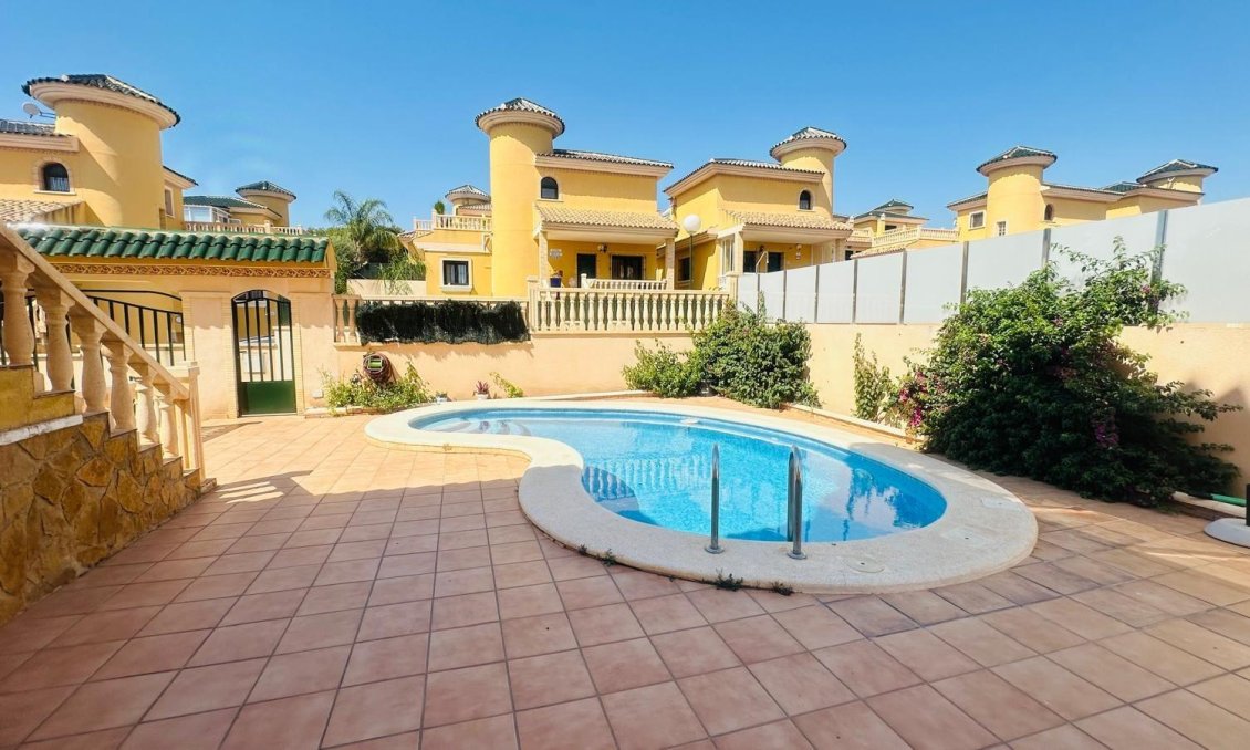 Resale - Villa -
Orihuela Costa - PAU 8