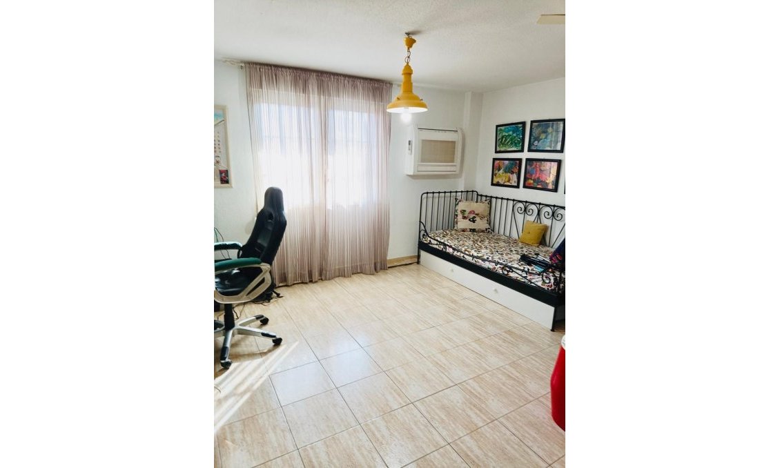 Resale - Duplex -
Torrevieja - Acequion