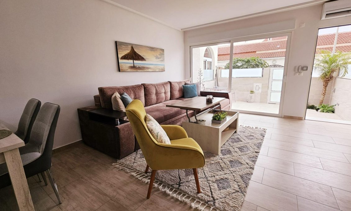 Resale - Duplex -
Torrevieja - La Siesta