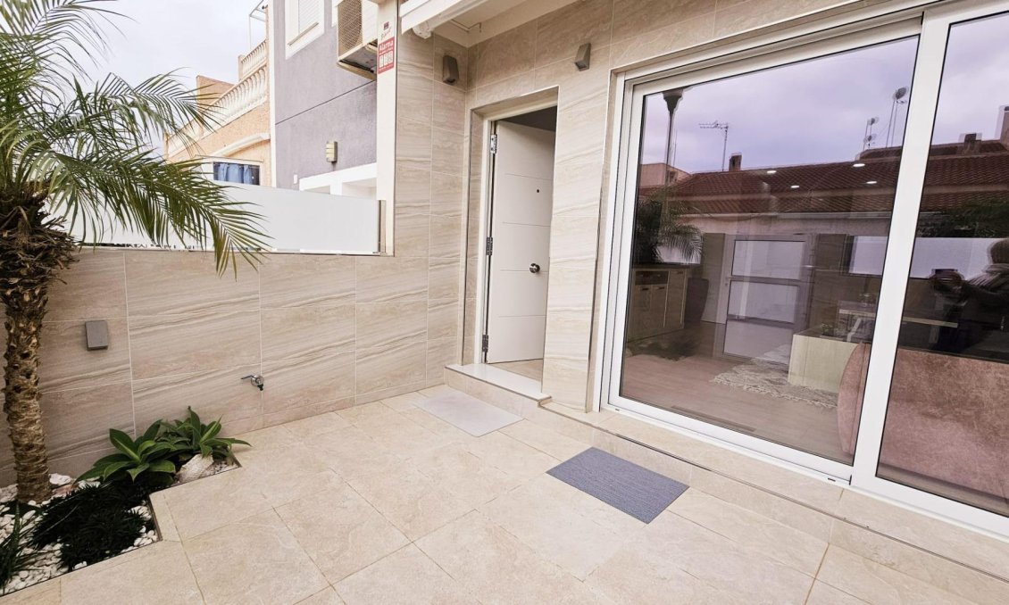 Resale - Duplex -
Torrevieja - La Siesta