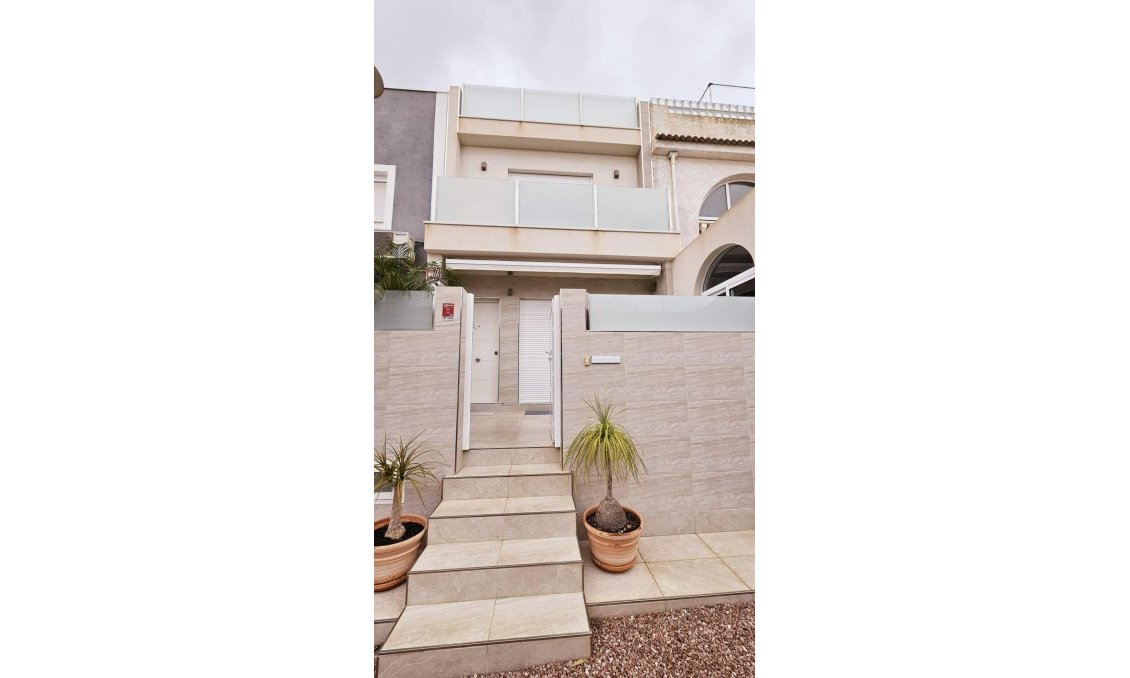 Resale - Duplex -
Torrevieja - La Siesta