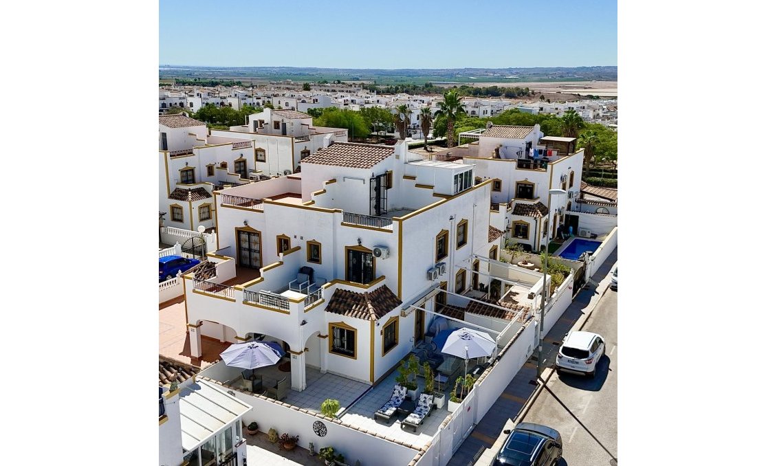 Resale - Town House -
San Miguel / Vistabella Golf - Inland
