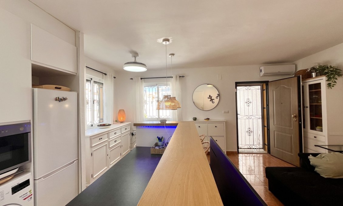 Resale - Town House -
San Miguel / Vistabella Golf - Inland