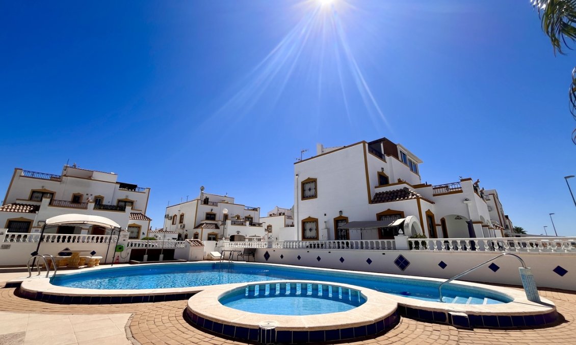 Resale - Town House -
San Miguel / Vistabella Golf - Inland