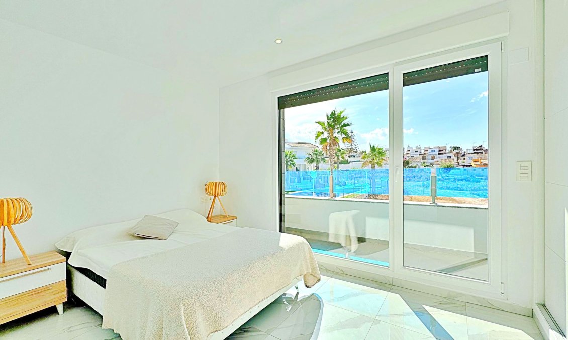 Wiederverkauf - Town House -
Torrevieja - Costa Blanca