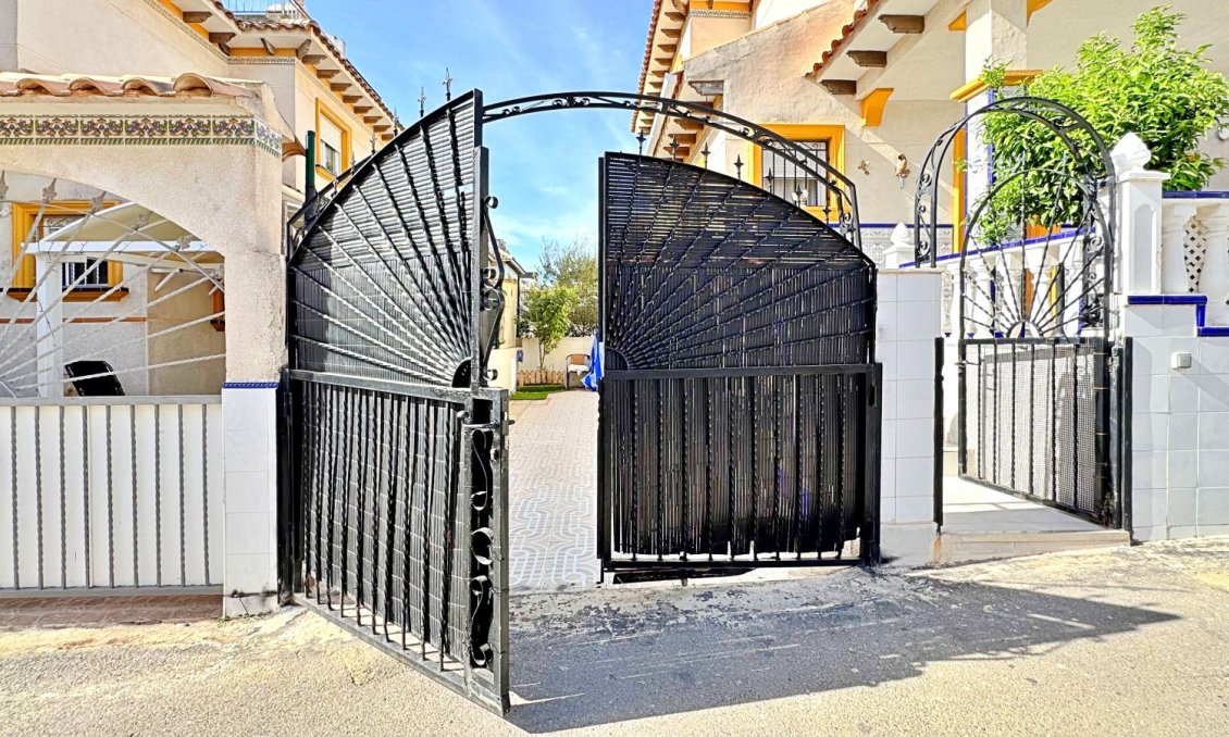 Resale - Town House -
Orihuela Costa - Costa Blanca