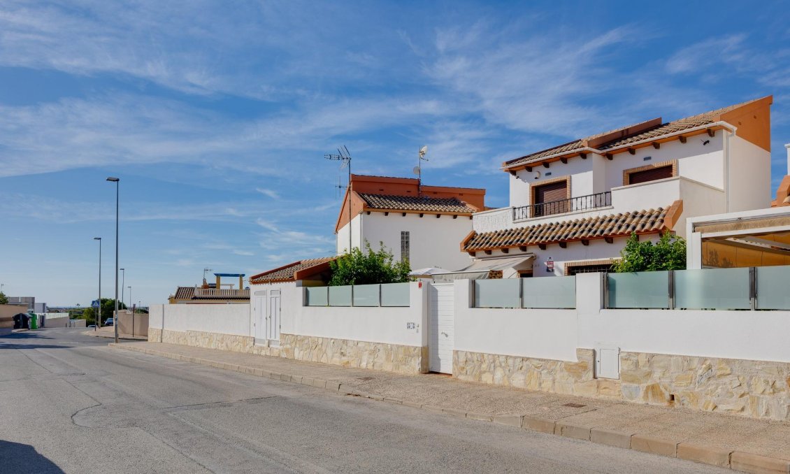 Resale - Villa -
Orihuela Costa - PAU 8