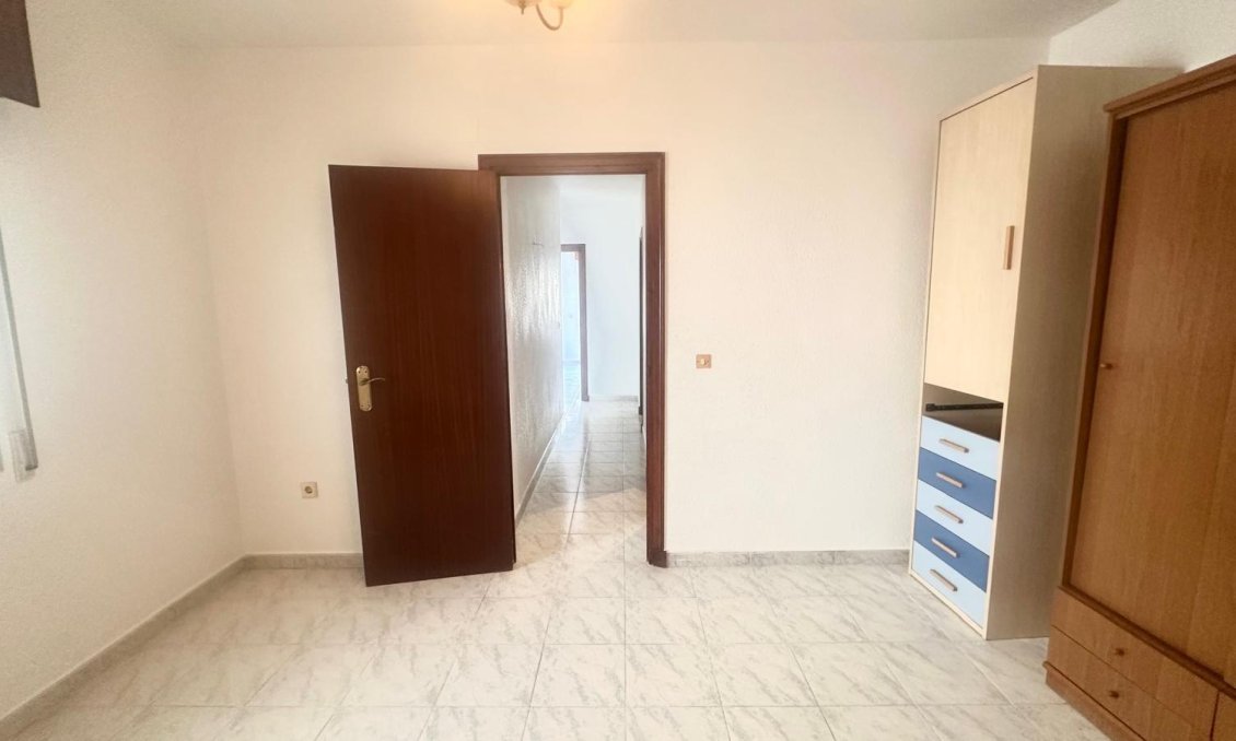 Resale - Apartment -
Torrevieja - Estacion De Autobuses