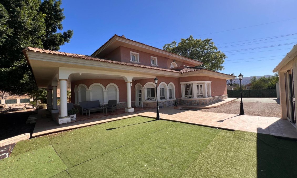 Resale - Villa -
Callosa de Segura - Callosa De Segura