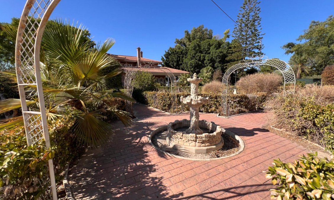 Resale - Villa -
Callosa de Segura - Callosa De Segura