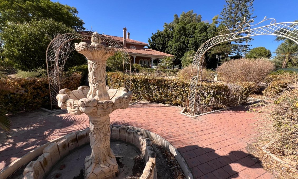 Resale - Villa -
Callosa de Segura - Callosa De Segura