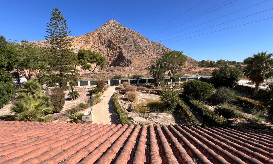 Resale - Villa -
Callosa de Segura - Callosa De Segura